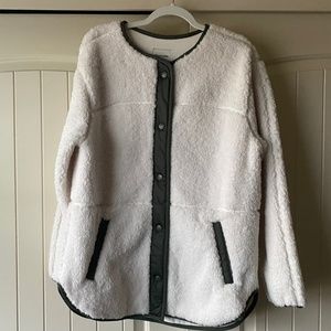 Medium Abercrombie White Winter Jacket - Never Worn w/Tags